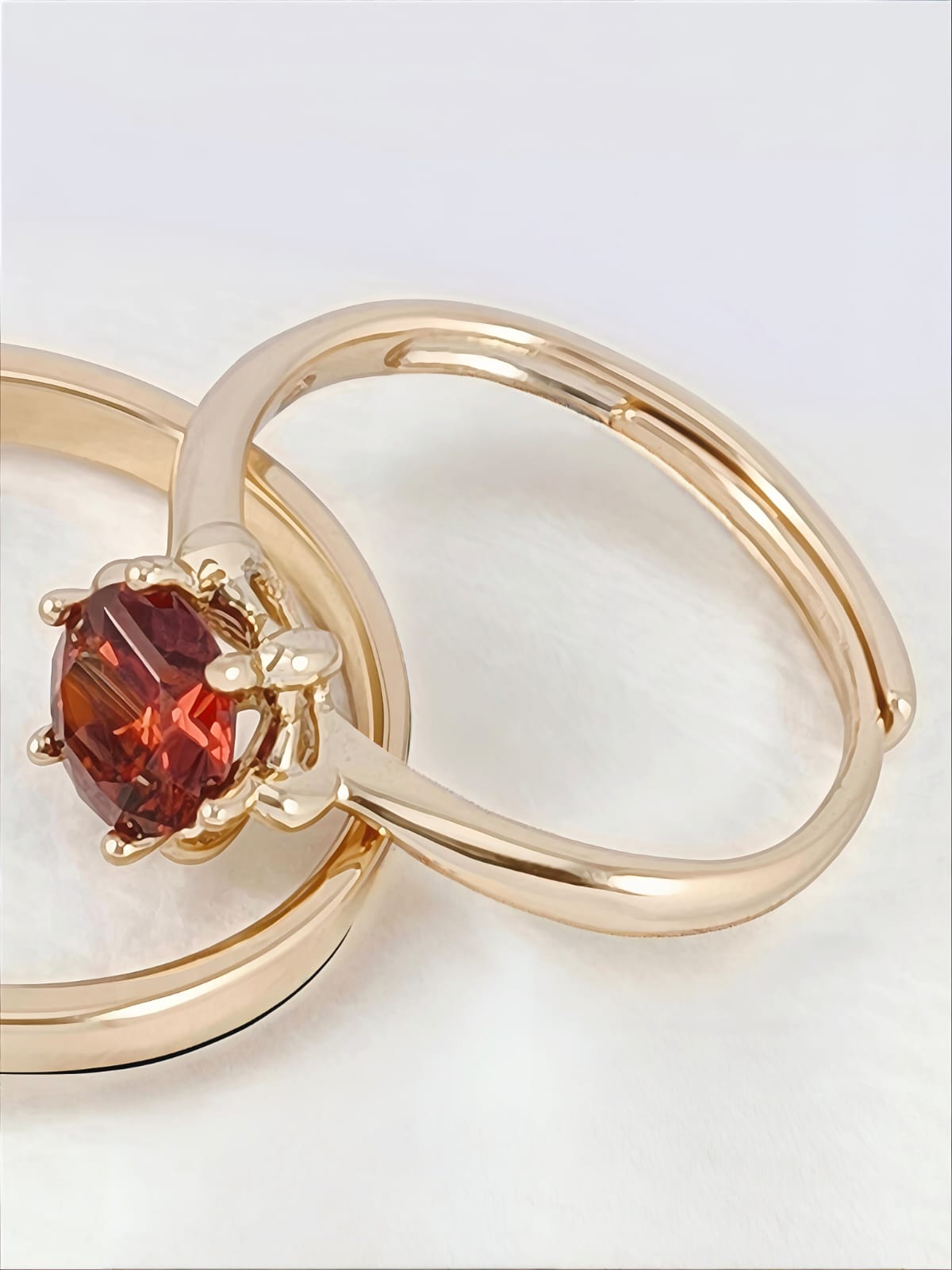 Anillo Dorado Fuego Interior – “Pasión y Vitalidad”
