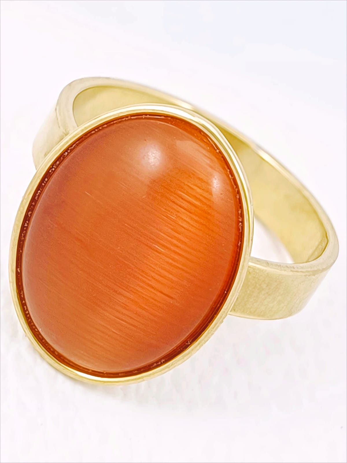 Anillo Dorado Solitario Ámbar Suave – “Calidez y Optimismo”